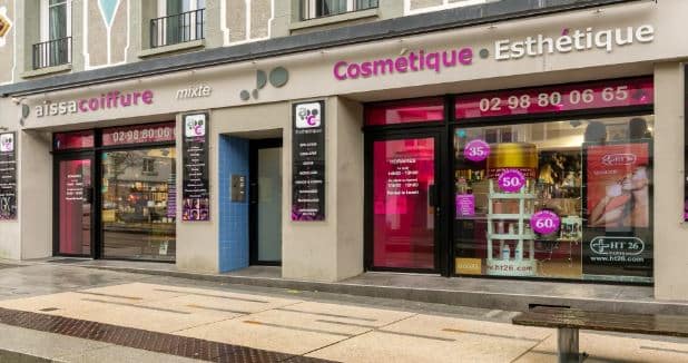 Espace coiffure professionnel dans le salon Aïssa Coiffure à Brest